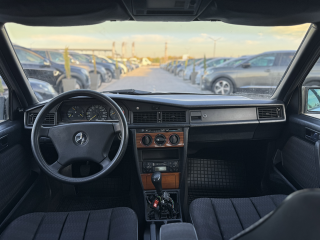 Mercedes-Benz 190 Mercedes-Benz 190 - автомобили, коли, обяви за нови и употребявани 7