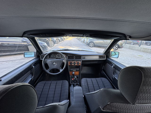 Mercedes-Benz 190 Mercedes-Benz 190 - автомобили, коли, обяви за нови и употребявани 8