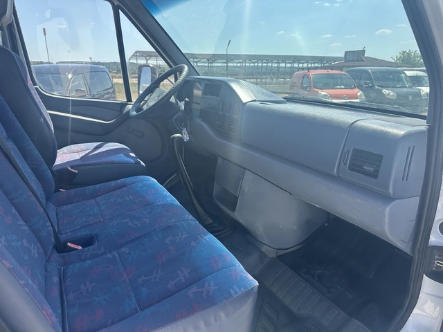 Mercedes-Benz 212 - автомобили, коли, обяви за нови и употребявани 11