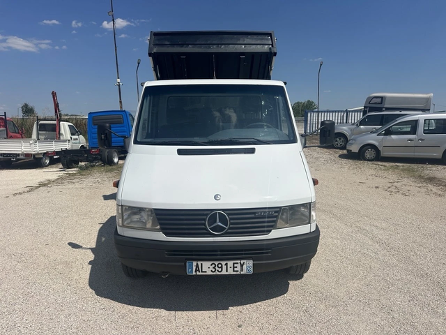 Mercedes-Benz 212 - автомобили, коли, обяви за нови и употребявани 2