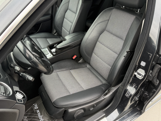 Mercedes-Benz 220 D* 2012г* Топ Състояние* 237.000КМ* Сервизна История - автомобили, коли, обяви за нови и употребявани 6