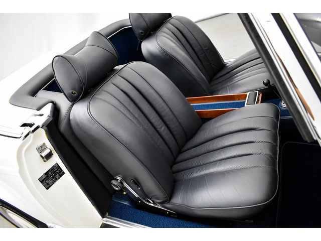 Mercedes-Benz 230 SL - автомобили, коли, обяви за нови и употребявани 12