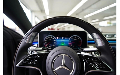 Mercedes-Benz 300 SLR S 500 Long 4Matic AMG Line - автомобили, коли, обяви за нови и употребявани 7