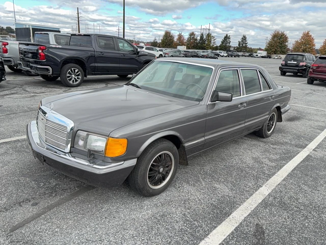 Mercedes-Benz 560 SEL - автомобили, коли, обяви за нови и употребявани 1