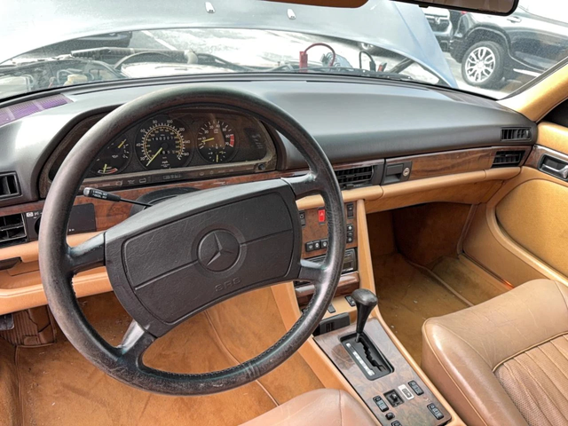 Mercedes-Benz 560 SEL - автомобили, коли, обяви за нови и употребявани 4