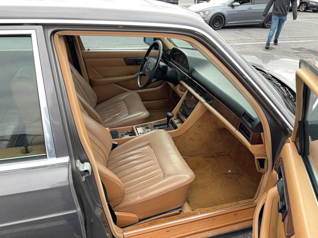 Mercedes-Benz 560 SEL - автомобили, коли, обяви за нови и употребявани 6