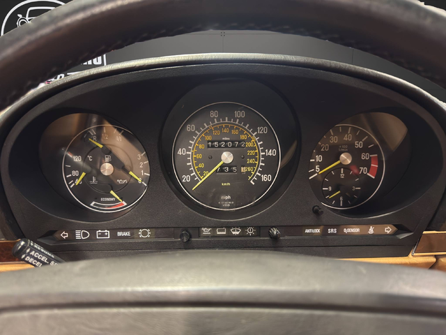 Mercedes-Benz 560 SL - автомобили, коли, обяви за нови и употребявани 28