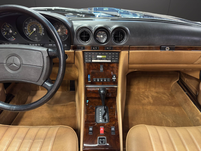 Mercedes-Benz 560 SL - автомобили, коли, обяви за нови и употребявани 29