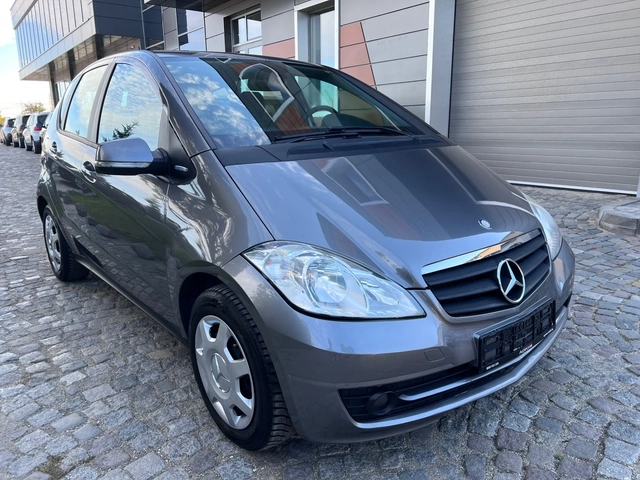 Mercedes-Benz A 160 1.5i - автомобили, коли, обяви за нови и употребявани 2
