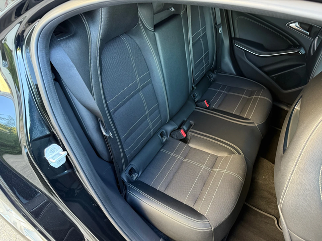 Mercedes-Benz A 180 i AUTOMATIC - автомобили, коли, обяви за нови и употребявани 11