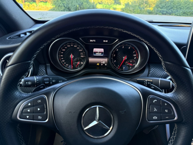 Mercedes-Benz A 180 i AUTOMATIC - автомобили, коли, обяви за нови и употребявани 12