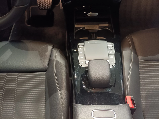 Mercedes-Benz A 200 d Progressive - автомобили, коли, обяви за нови и употребявани 4