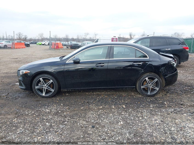 Mercedes-Benz A 220 2.0L I-4 DI, DOHC, VVT, TURBO, 188HP All Wheel Drive - автомобили, коли, обяви за нови и употребявани 13