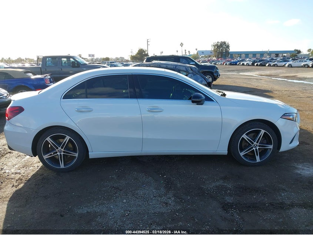 Mercedes-Benz A 220 2.0L I-4 DI, DOHC, VVT, TURBO, 188HP All Wheel Drive - автомобили, коли, обяви за нови и употребявани 12