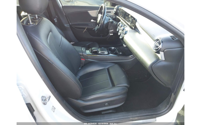 mercedes-benz-a-220-2-0l-i-4-di-dohc-vvt-turbo-188hp-all-wheel-drive - 4