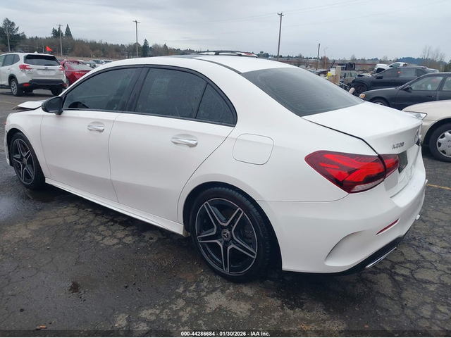 Mercedes-Benz A 220 2.0L I-4 DI, DOHC, VVT, TURBO, 188HP All Wheel Drive - автомобили, коли, обяви за нови и употребявани 2