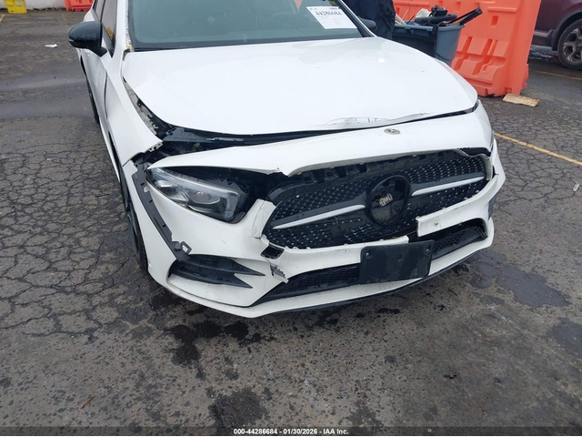 Mercedes-Benz A 220 2.0L I-4 DI, DOHC, VVT, TURBO, 188HP All Wheel Drive - автомобили, коли, обяви за нови и употребявани 5
