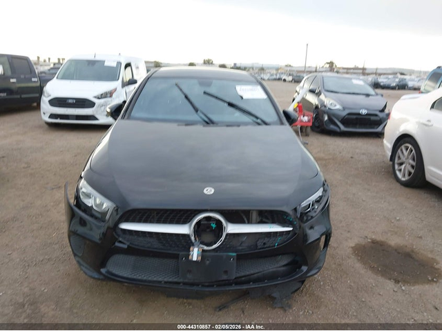 Mercedes-Benz A 220 2.0L I-4 DI, DOHC, VVT, TURBO, 188HP Front Wheel Drive - автомобили, коли, обяви за нови и употребявани 11