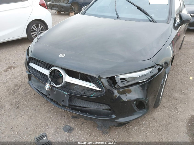 Mercedes-Benz A 220 2.0L I-4 DI, DOHC, VVT, TURBO, 188HP Front Wheel Drive - автомобили, коли, обяви за нови и употребявани 5