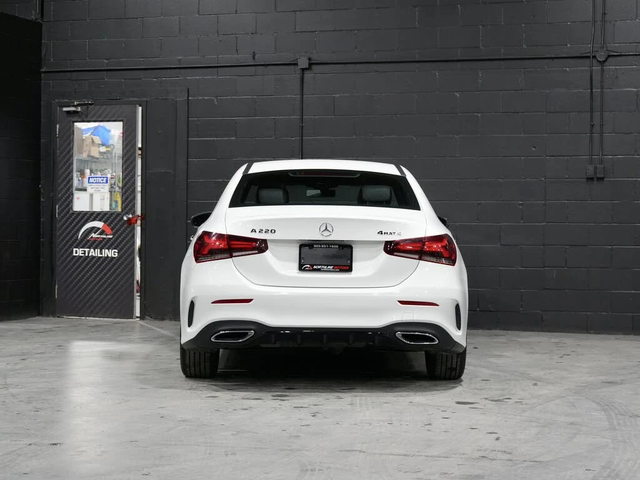 Mercedes-Benz A 220 * AMG Line * HeadUp * * AвтоКредит* (ЦЕНА ДО БГ) - автомобили, коли, обяви за нови и употребявани 2