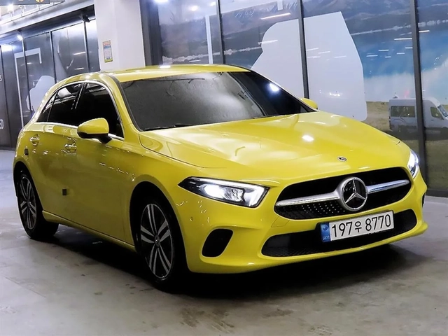 Mercedes-Benz A 220 * ДИГИТАЛ* АМБИЕНТ* ПАМЕТ* LED ФАРОВЕ* КАМЕРА * ПО - автомобили, коли, обяви за нови и употребявани 0