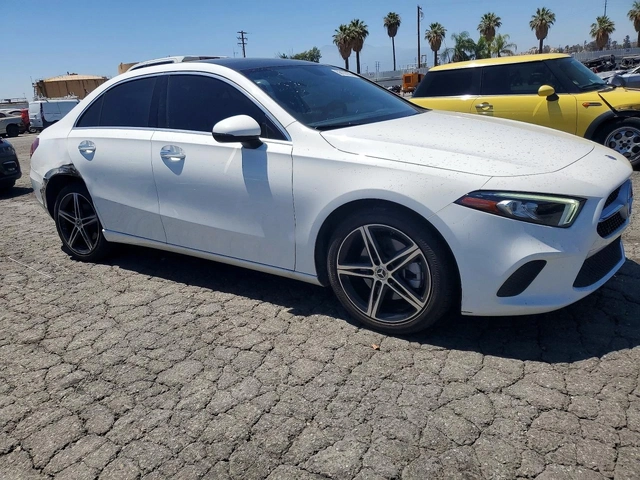 Mercedes-Benz A 220 - автомобили, коли, обяви за нови и употребявани 2