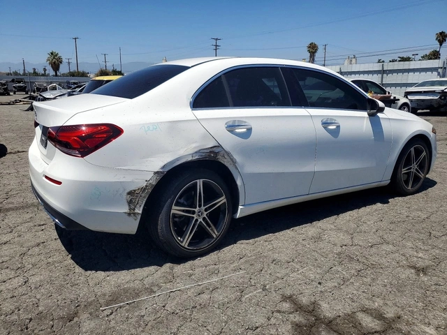 Mercedes-Benz A 220 - автомобили, коли, обяви за нови и употребявани 5