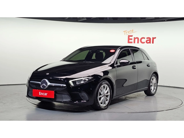 Mercedes-Benz A 220 Hatchback - автомобили, коли, обяви за нови и употребявани 0