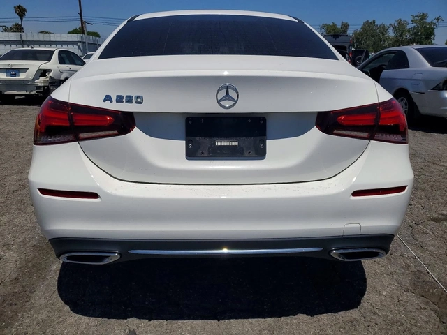 Mercedes-Benz A 220 - автомобили, коли, обяви за нови и употребявани 4