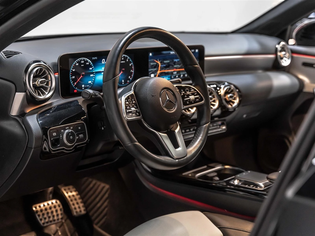 Mercedes-Benz A 250 AMG PKG NIGHT PKG С РЕГИСТРАЦИЯ & АВТО КРЕДИТ - автомобили, коли, обяви за нови и употребявани 7