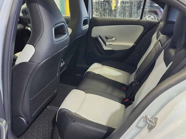 Mercedes-Benz A 250 2 КЛЮЧА * ПАНОРАМА * ПОДГРЕВИ * CARFAX - автомобили, коли, обяви за нови и употребявани 8