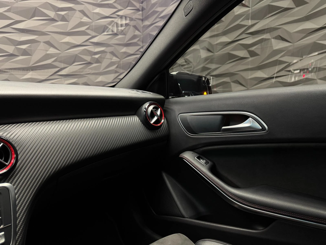 Mercedes-Benz A45 AMG Carbon* Camera* Pano* Navi - автомобили, коли, обяви за нови и употребявани 13