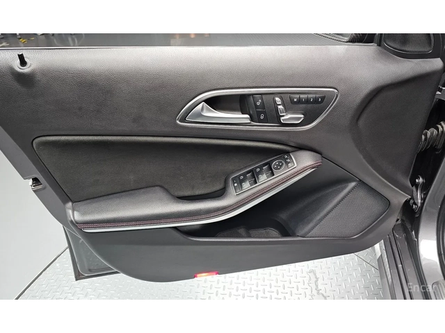 Mercedes-Benz A45 AMG AMG 4 MATIC * FULL EXTRAS - автомобили, коли, обяви за нови и употребявани 12