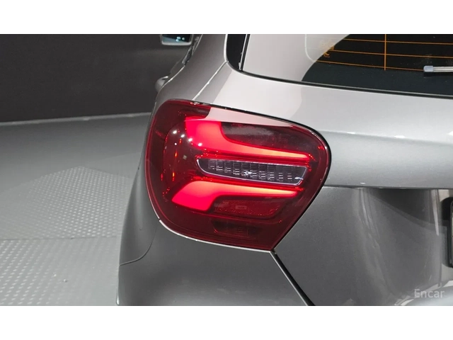 Mercedes-Benz A45 AMG AMG 4 MATIC * FULL EXTRAS - автомобили, коли, обяви за нови и употребявани 16