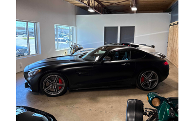 mercedes-benz-amg-gt-4-0l-8cyl-rwd - 1
