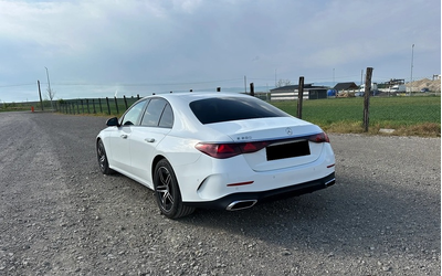 mercedes-benz-amg-gt-4-door-coupe-e-200-amg-line - 3