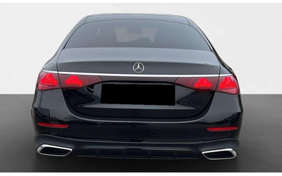 mercedes-benz-amg-gt-4-door-coupe-e-200-amg-line - 4