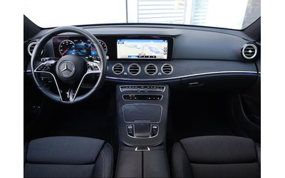 mercedes-benz-amg-gt-4-door-coupe-e-300e-4matic-amg-line - 4