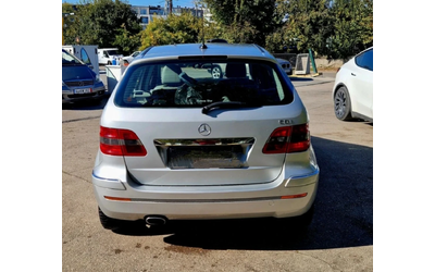 mercedes-benz-b-180 - 1