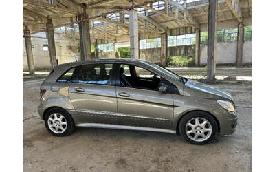 mercedes-benz-b-180-2-0 - 1