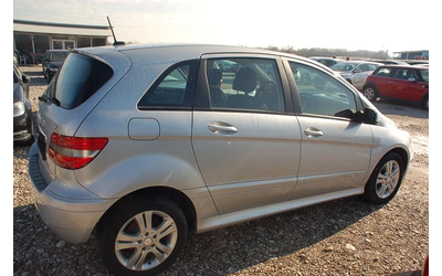 mercedes-benz-b-180 - 4