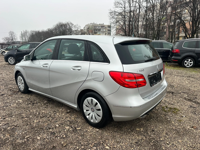 Mercedes-Benz B 180 1.6Ti 122kc NAVI TOPPPPP - автомобили, коли, обяви за нови и употребявани 2