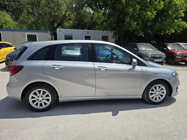 Mercedes-Benz B 180 Топ състояние - автомобили, коли, обяви за нови и употребявани 7