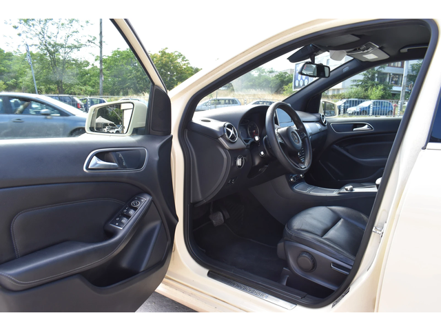 Mercedes-Benz B 180 - автомобили, коли, обяви за нови и употребявани 7