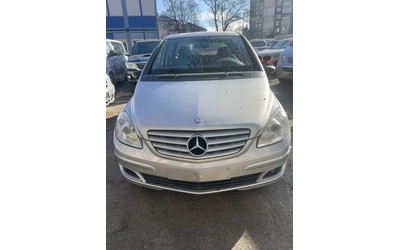 mercedes-benz-b-180 - 0