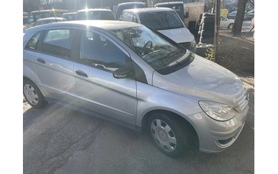 mercedes-benz-b-180 - 1