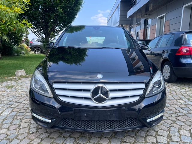 Mercedes-Benz B 180 Executive Full edition Led - автомобили, коли, обяви за нови и употребявани 1