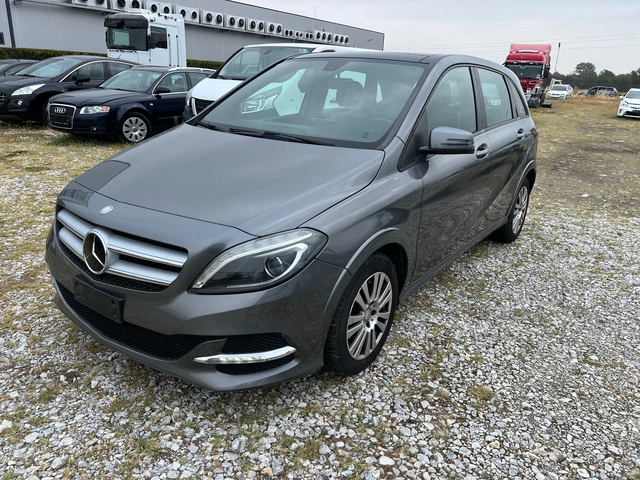 Mercedes-Benz B 200 2.0 - автомобили, коли, обяви за нови и употребявани 0