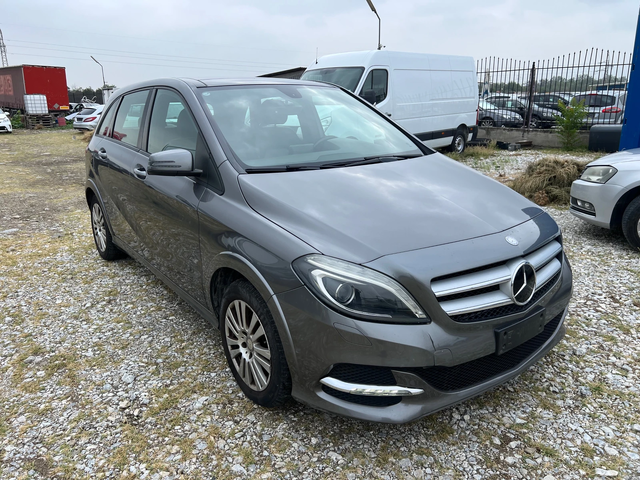 Mercedes-Benz B 200 2.0 - автомобили, коли, обяви за нови и употребявани 2
