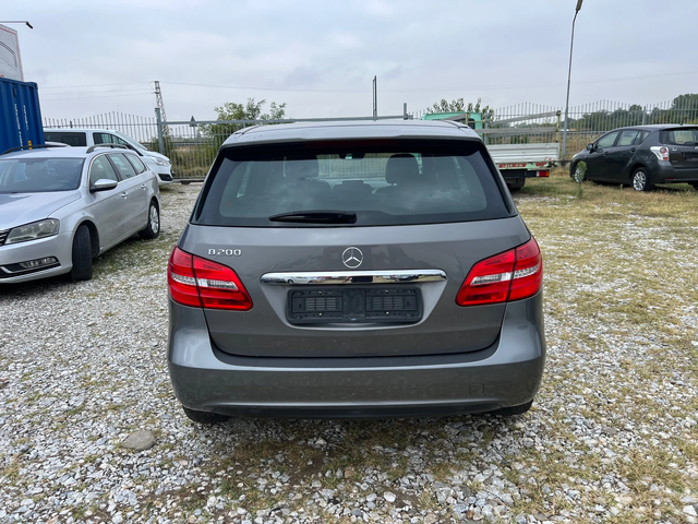 Mercedes-Benz B 200 2.0 - автомобили, коли, обяви за нови и употребявани 5